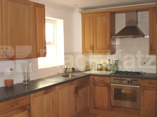 			2 BED / 2 BATH HOUSE WITH GARDEN!, 2 Bedroom, 1 bath, 1 reception House			 Harmood Street, CAMDEN